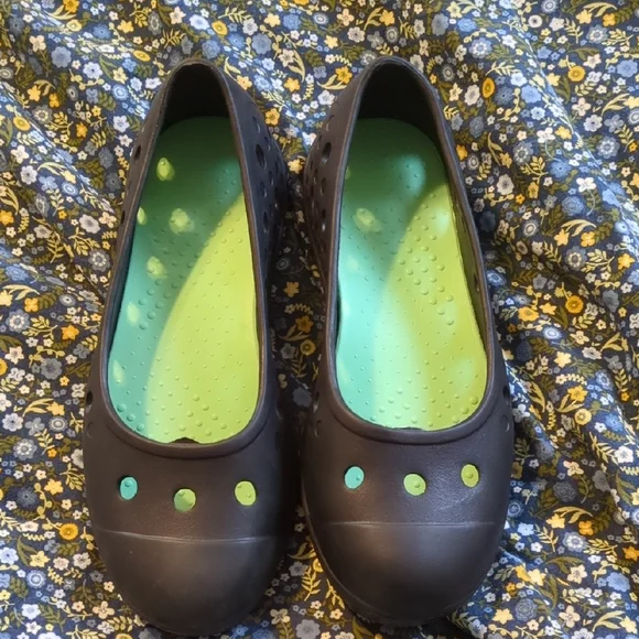 USA Women's Rubber Shoes (US7) - Picture 1 of 4